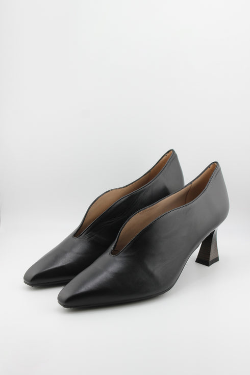 Hispanitas Pointed Toe Leather Heeled Loafers